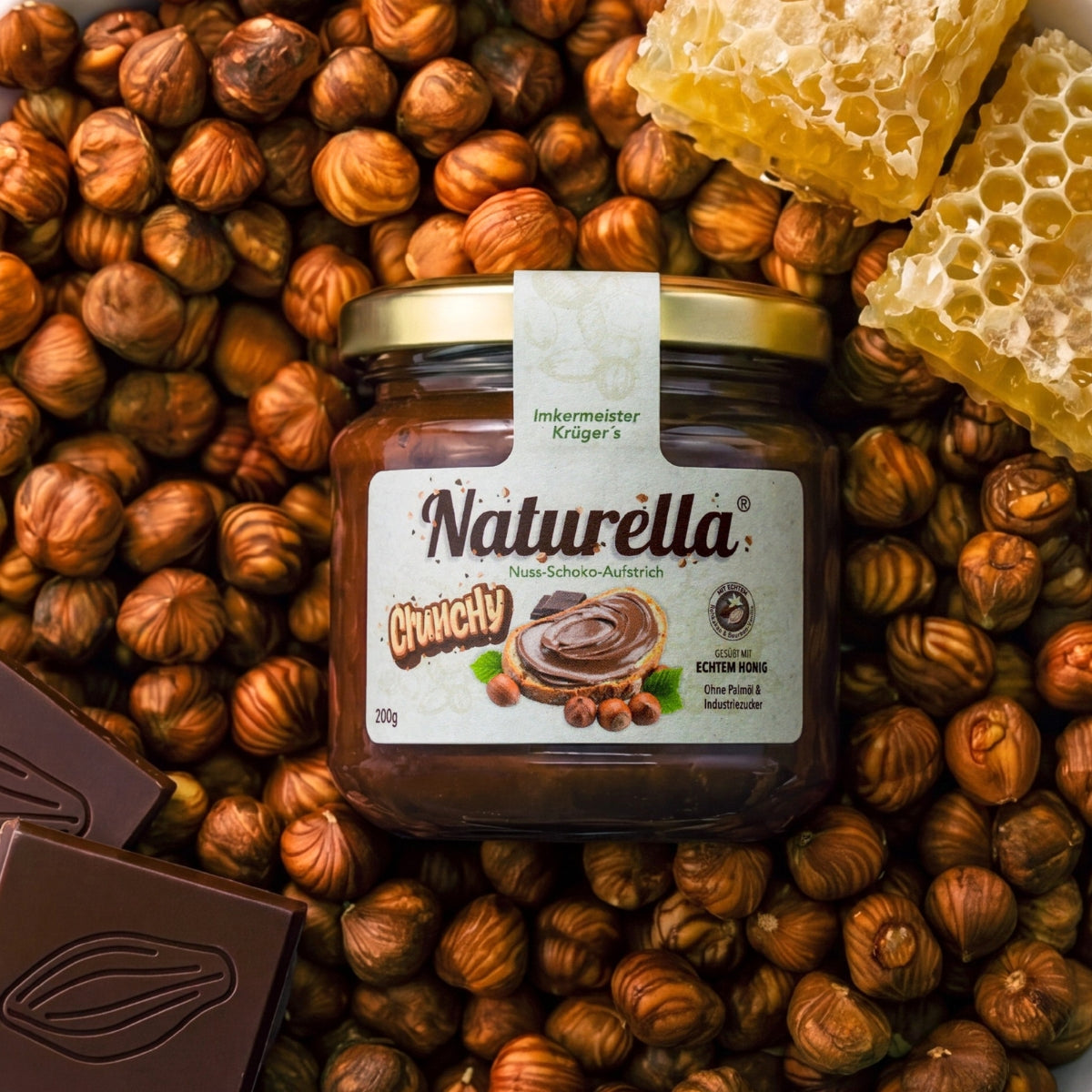 Naturella Crunchy 200g Nuss-Schoko-Aufstrich auf Nüsse und Honig und Schokolade von der Allgäuer Wanderimkerei